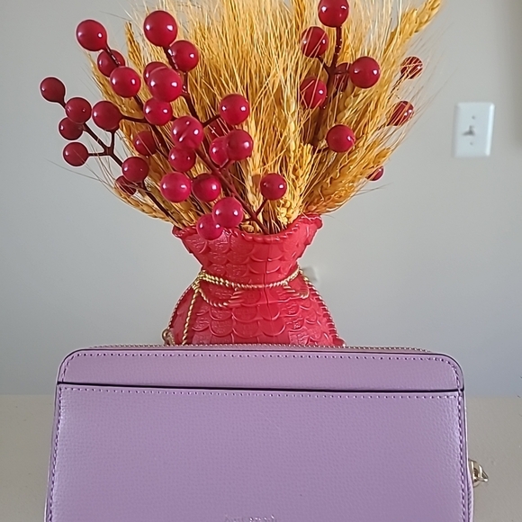 Kate Spade Sylvia  Clover Applique Slim Continental Wallet - Picture 2 of 5